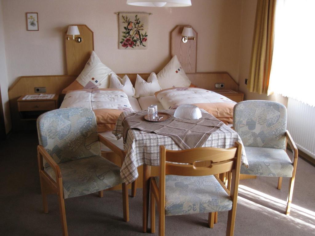 Gaestehaus Steininger Цвізель Номер фото